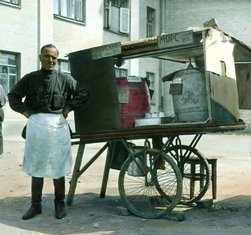 Торговец напитками. Москва, 1931 год