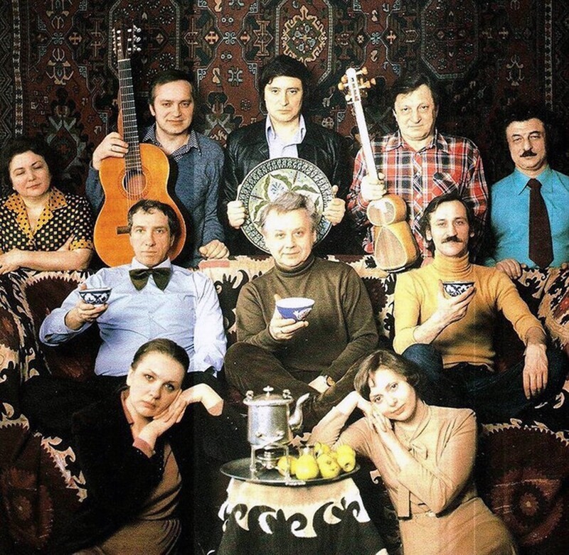 Творческий коллектив принимавший участие в выпуске пластинки "Али-Баба и сорок разбойников". 1981 год. Все ещё живые и жизнерадостные.