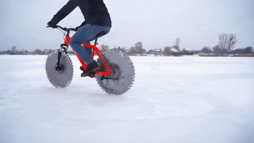 Умелец соорудил велосипед для покатушек по льду