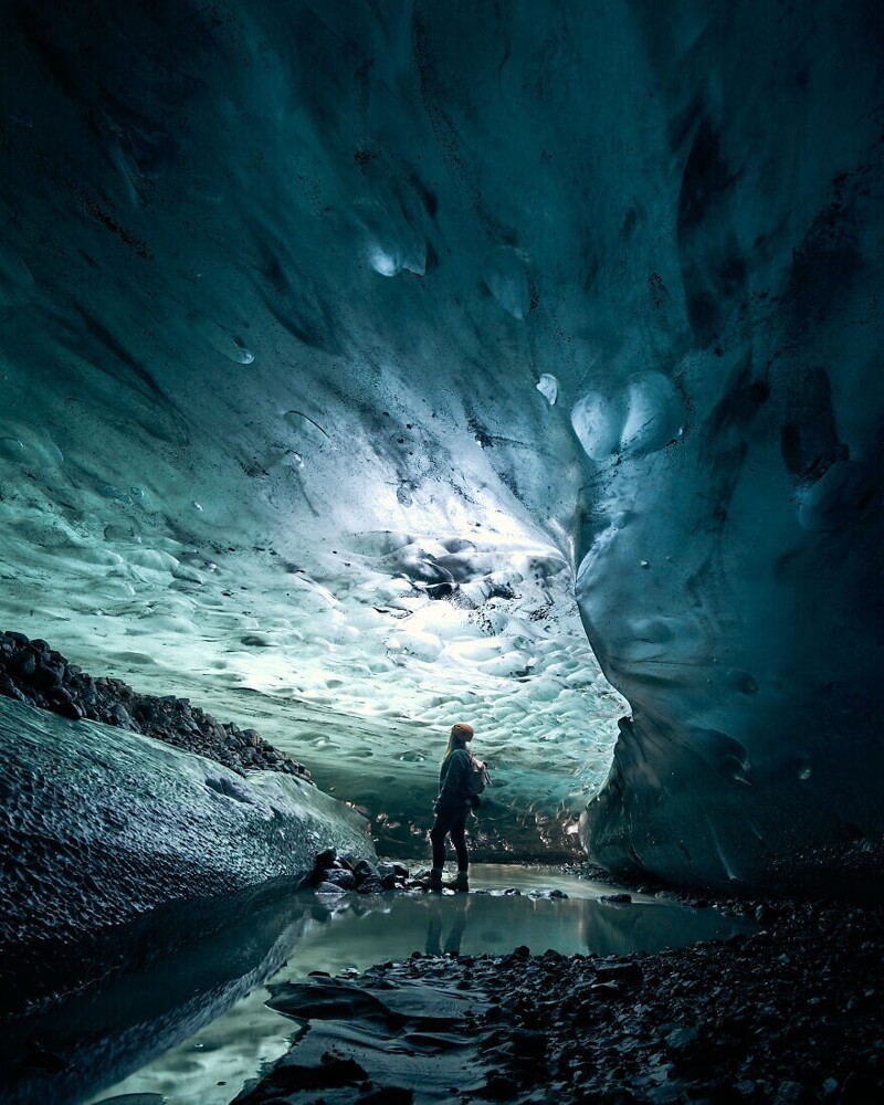 9. Ледяная пещера в национальном парке Ватнайёкюдль