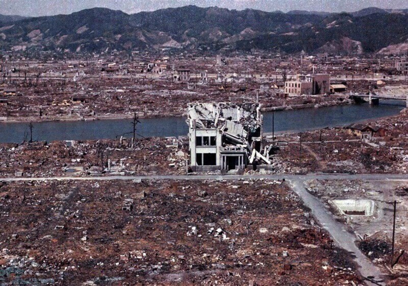 Цветная фотография разрушенной Хиросимы, март 1946 год