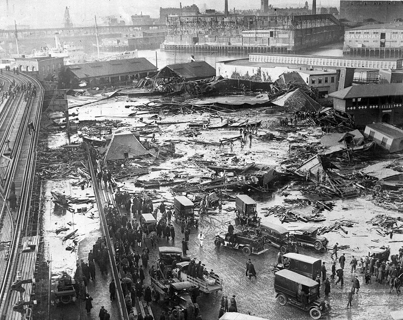Патока - самый смертоносный продукт: когда в 1919 году в Бостоне лопнула цистерна с 2 миллионами галлонов патоки, в сладком потопе погиб 21 человек и были ранены 150