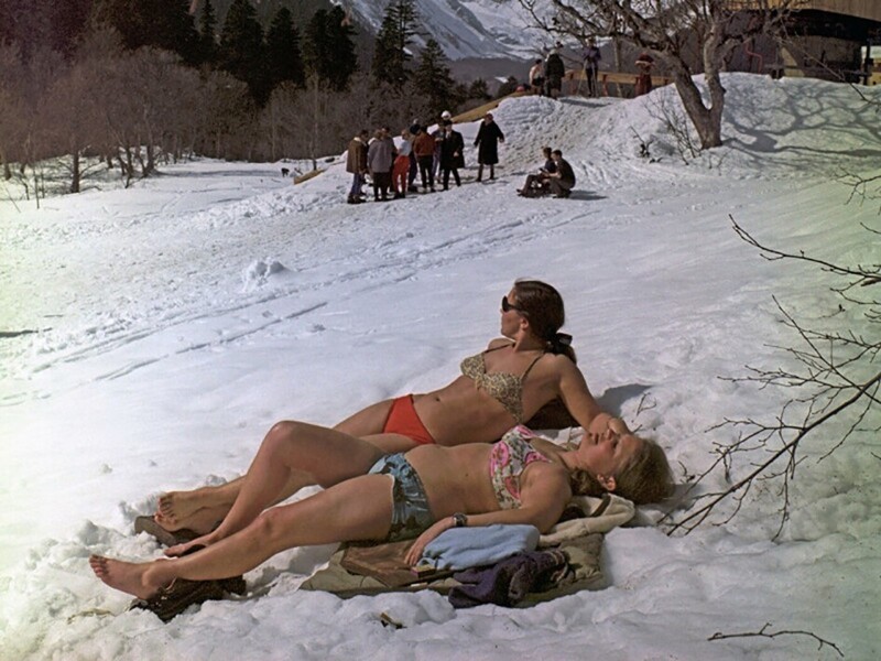 Солнечные ванны на Кавказе. Домбай, 1970