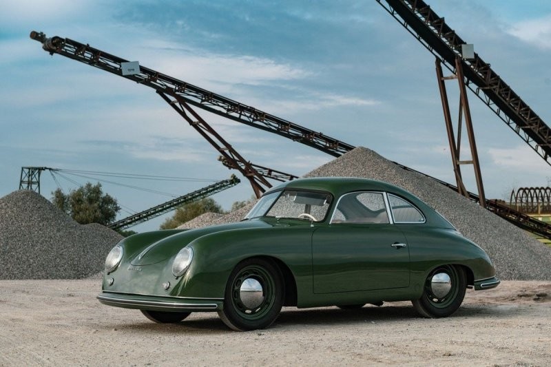 6. Porsche 356 Coupé by Reutter 1952 года продан за €460,000 (42 000 000 руб.)
