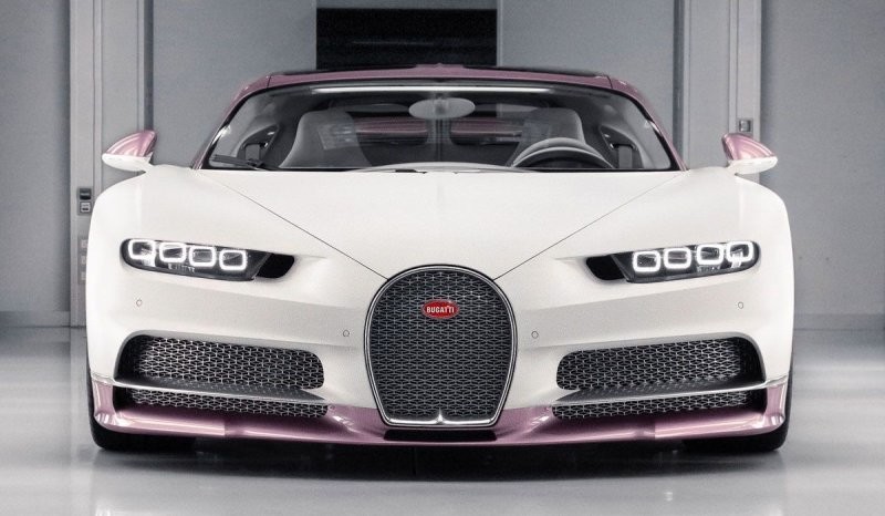 Британец заказал эксклюзивный розовый Bugatti Chiron и подарил его своей жене