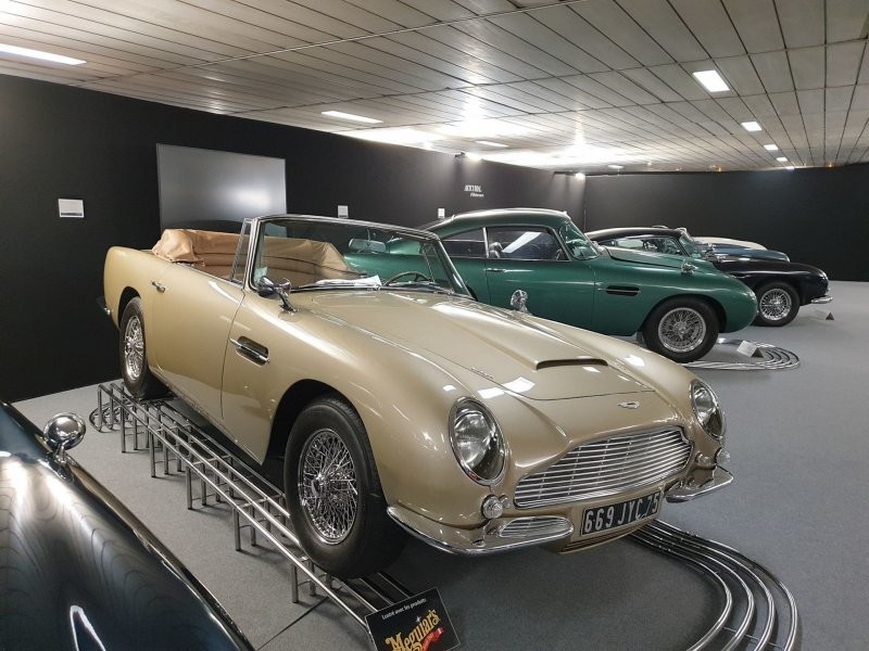 4. Aston-Martin Short-Chassis Volante 1965 года продан за $1,392,466 (107 000 000 руб.)