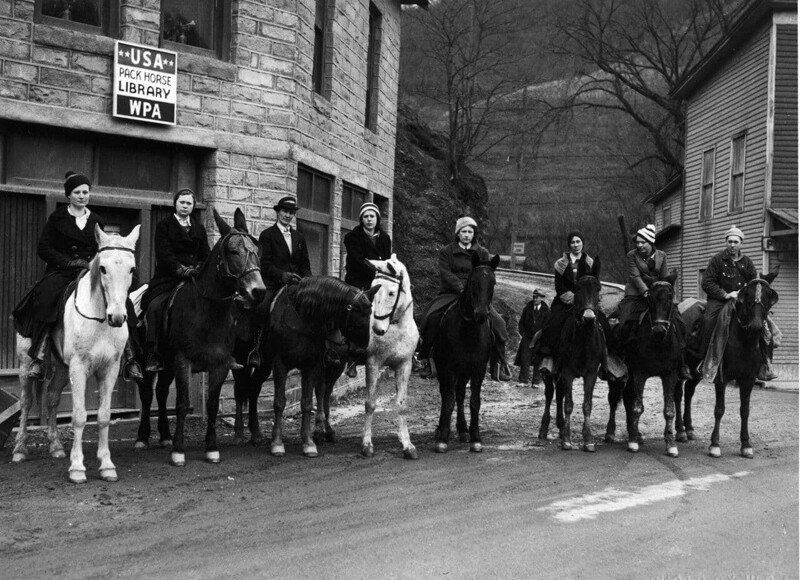 Cлужба конных библиотекарей, которые доставляли книги в отдаленные уголки штата Кентукки. США, 1940-е