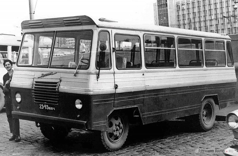 Советские автобусы Уралец-66