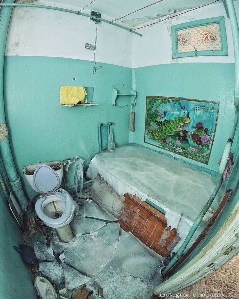 "Леденящие душу подъезды": фотопроект заброшенных жилищ Воркуты