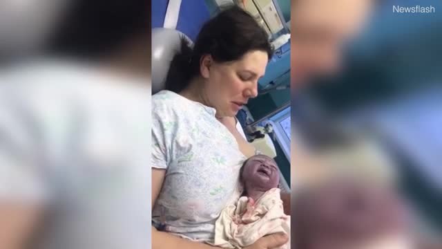 Девушка родила в тц. Родила от собственного сына. Блогерша вышла замуж за пасынка.
