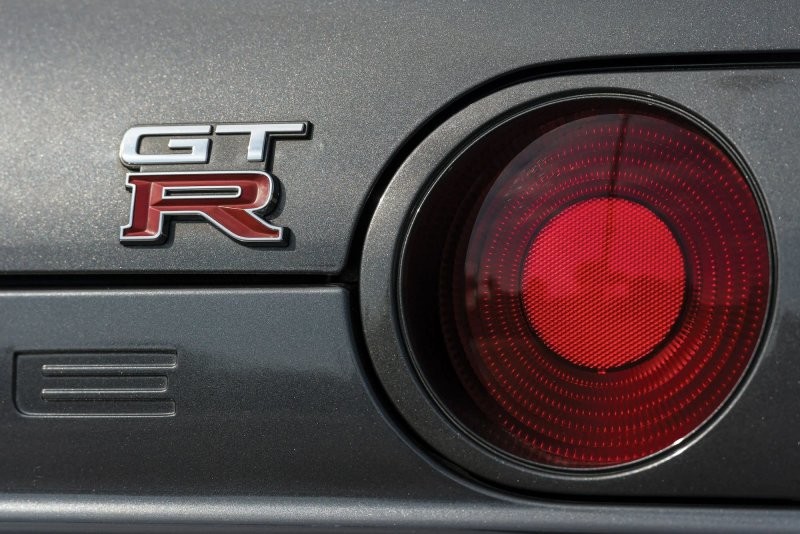 Nissan Skyline GT-R R32 без тюнинга  — Годзилла, какой её не видели уже тысячу лет!