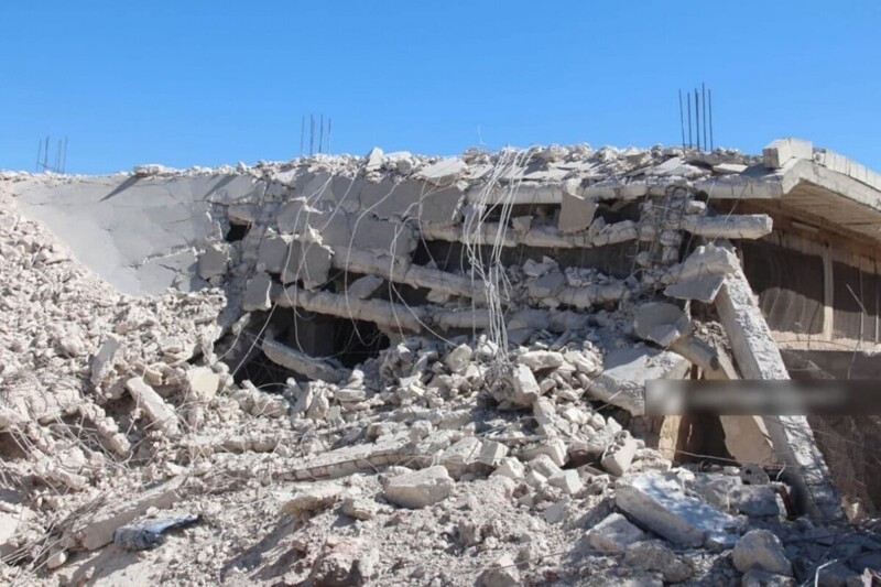 Мощный удар ВКС России оставил от базы сирийских боевиков 20-метровую воронку