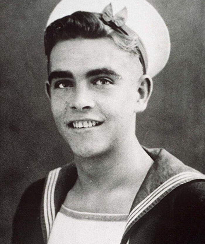 Шон Коннери на службе в британских ВМФ, 1946 год