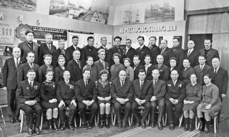 Март 1971 года. Делегаты Куйбышевской области перед отъездом на XXIV съезд КПСС.