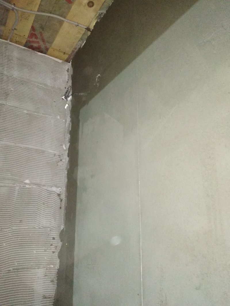 Оштукатуривание стен цементной смесью