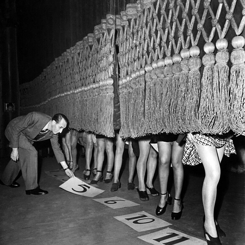 Конкурс на самые красивые ноги, Париж, 1946 год.
