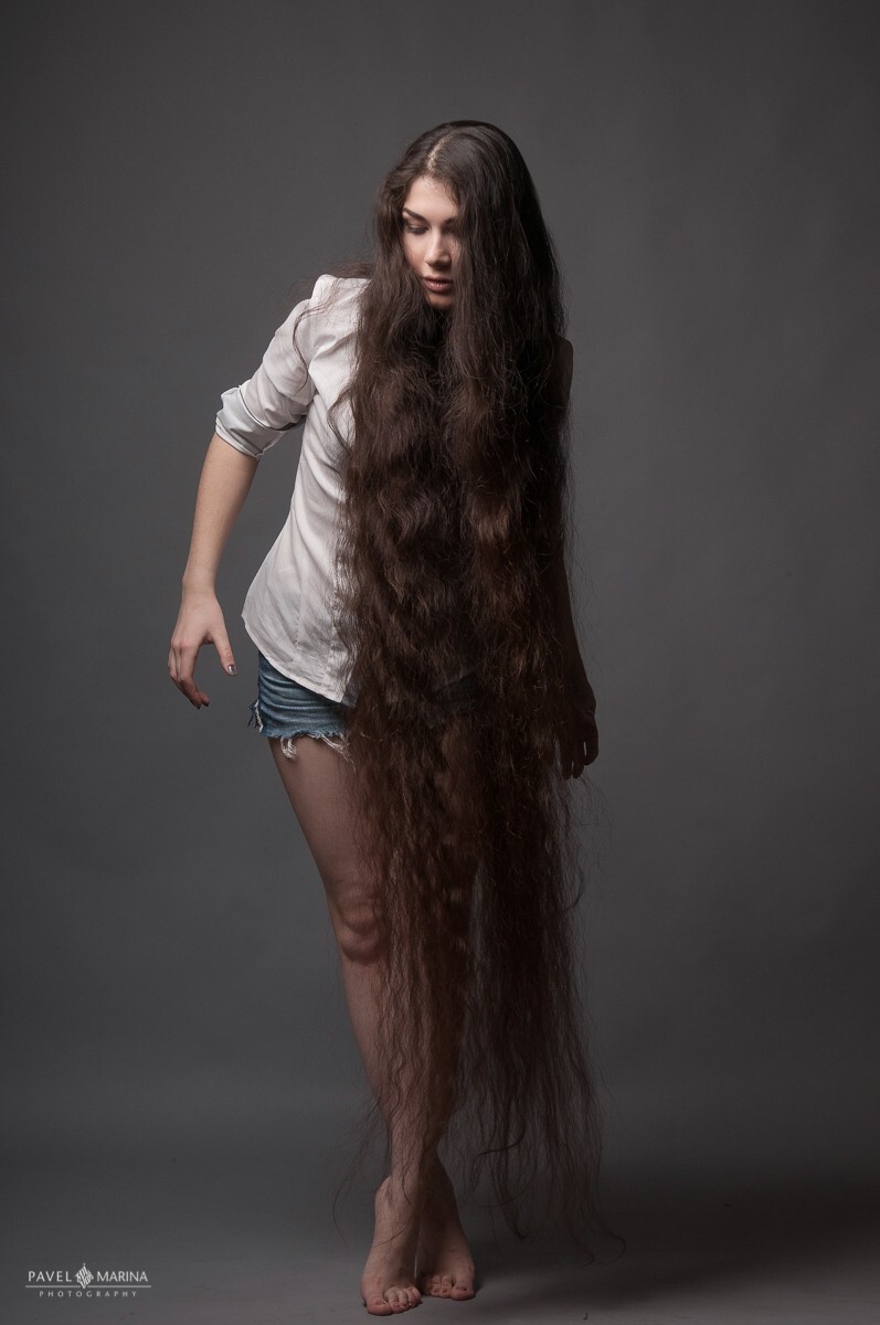 В чем красота девушек с длинными волосами
