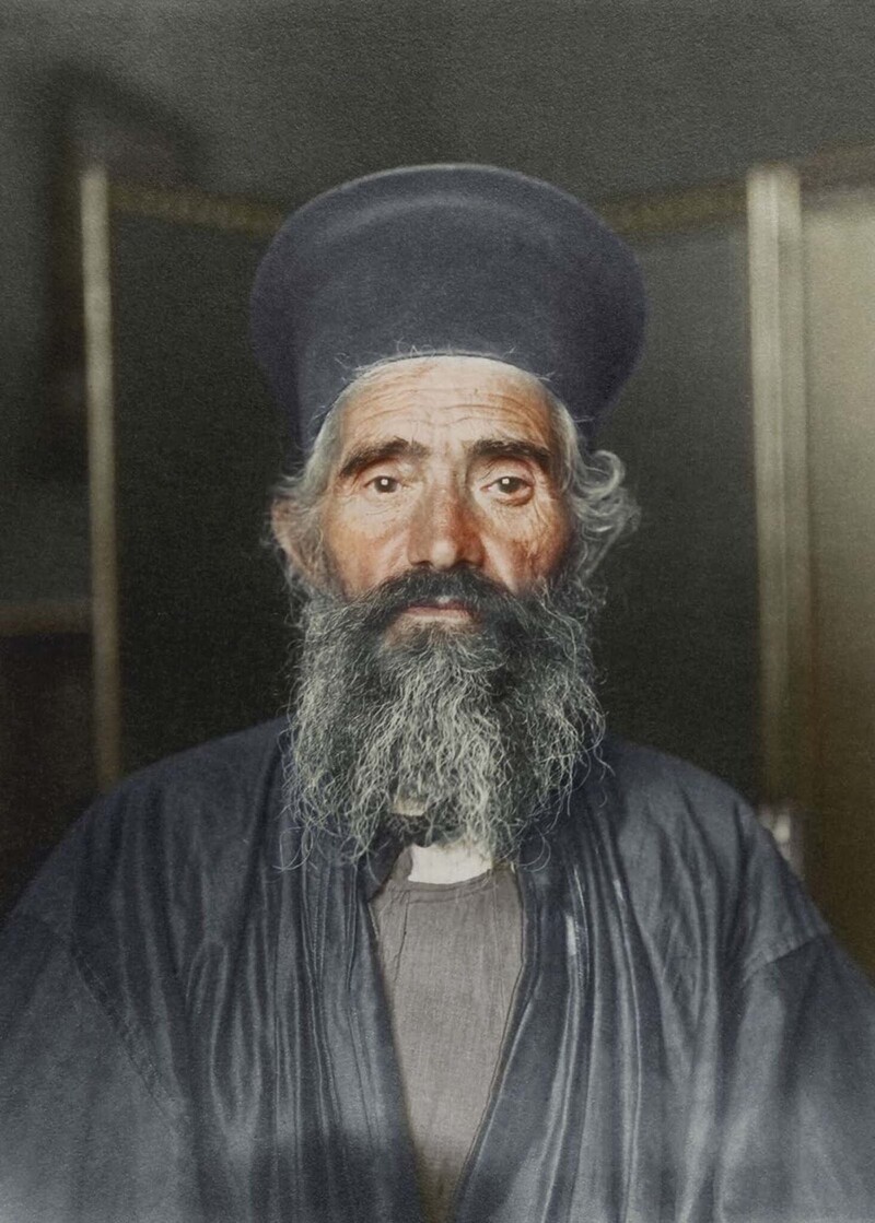 Преподобный Джозеф Василион, священник греческой православной церкви