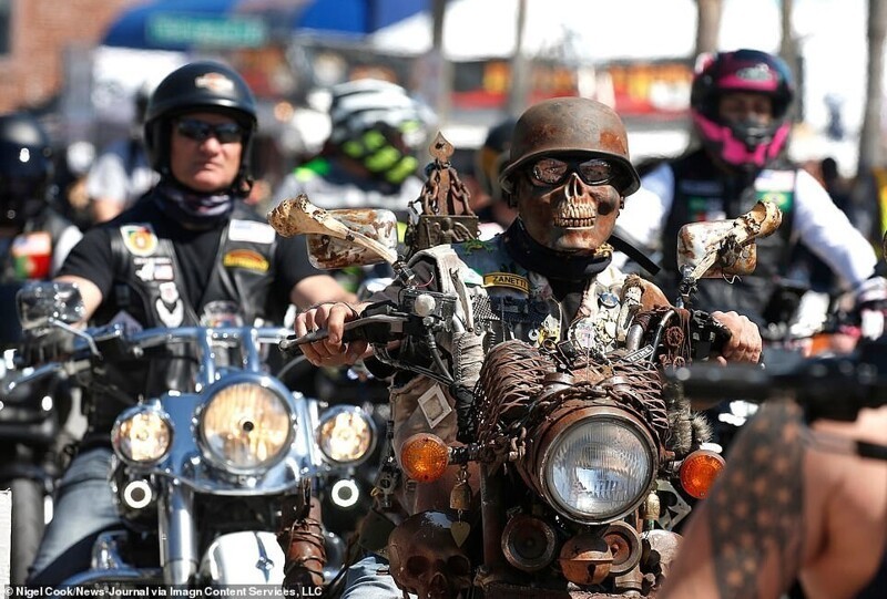Дорогу байкерам: улицы Флориды заполонили 300 тысяч мотоциклистов