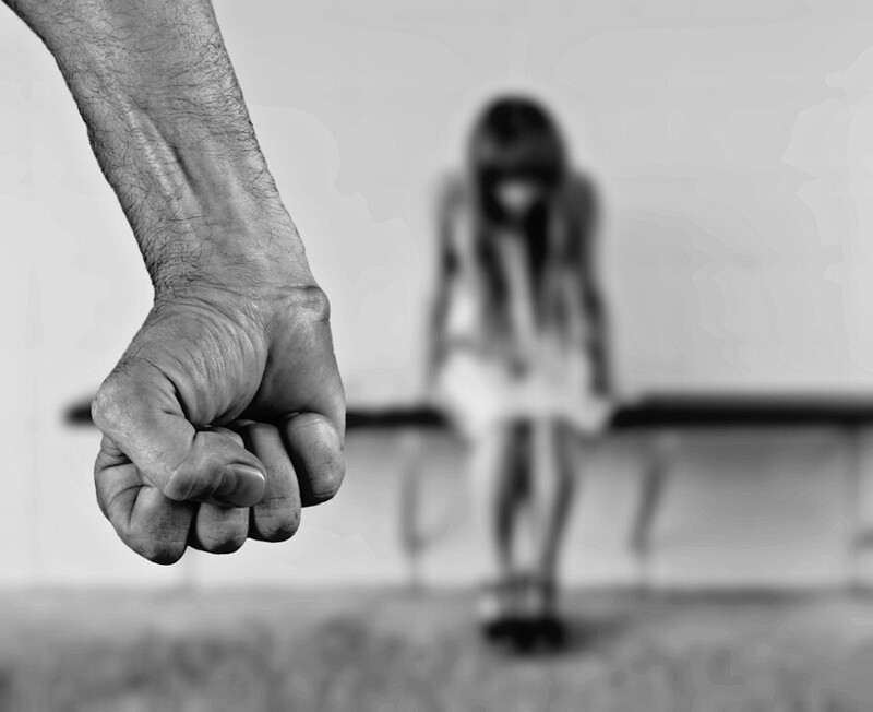 Дочь подписала пожизненный договор с отцом, что никогда не растолстеет