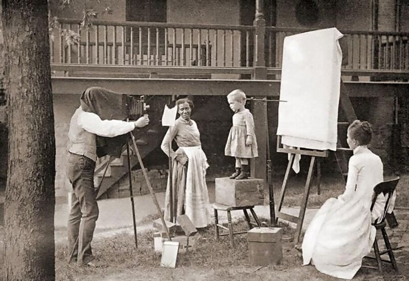 Фотографирование мальчика, 1890 год