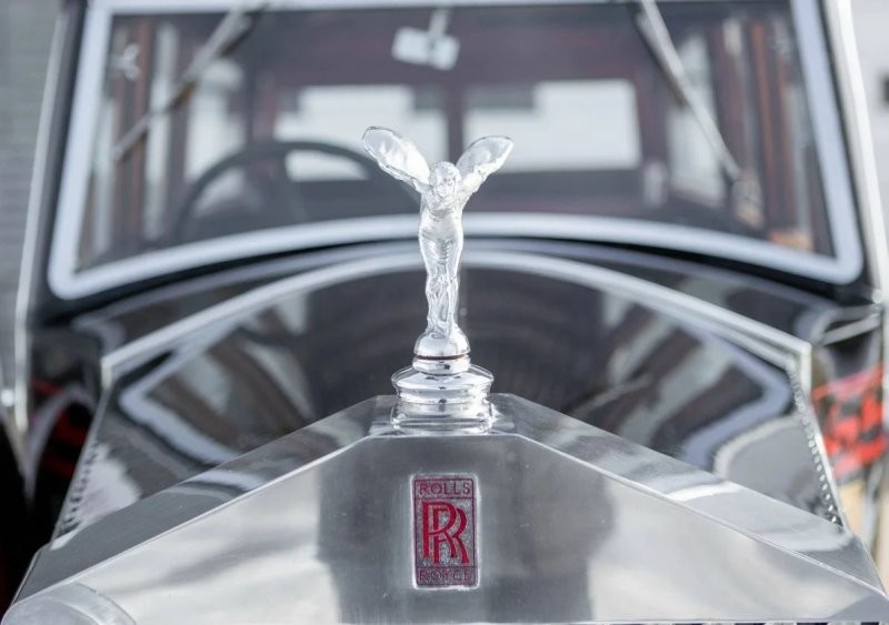 Лёгкий вес, надёжный мотор и деревянный кузов: самый необычный Rolls-Royce