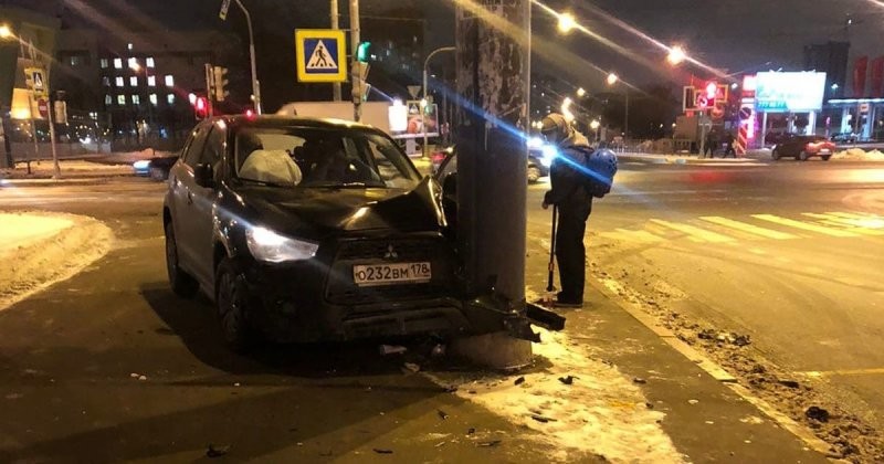Авария дня. Пьяный водитель сбил девушку в Санкт-Петербурге
