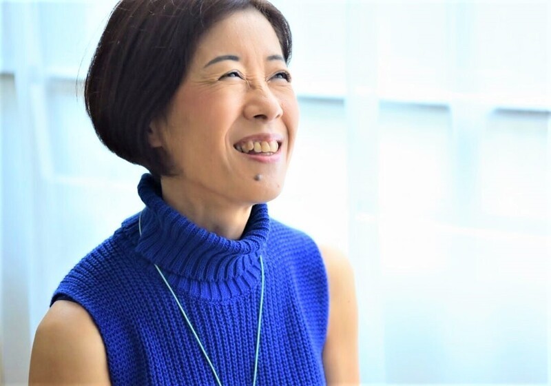 Как японки делают лица меньше, а улыбки шире