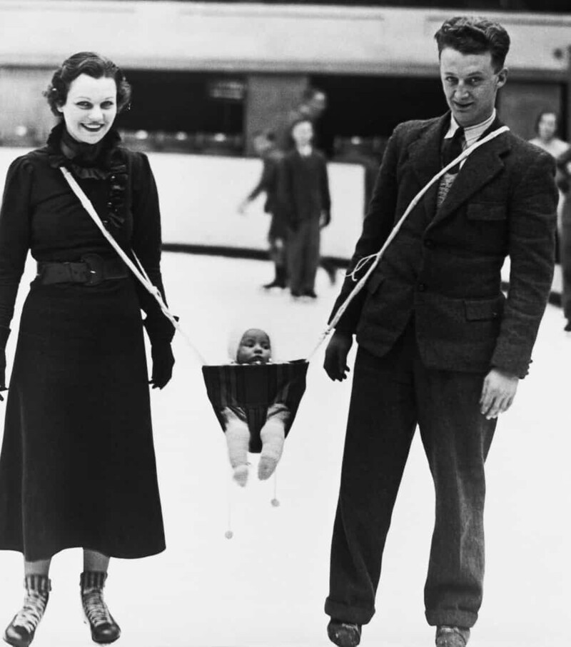 1. Держатель для ребёнка, который должен был решить проблему любой пары, любящей часто кататься на коньках, 1937 год