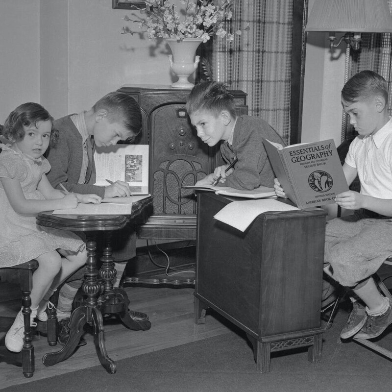 14. Дистанционное обучение детей во время вспышки полиомиелита в США в 1940-х годах