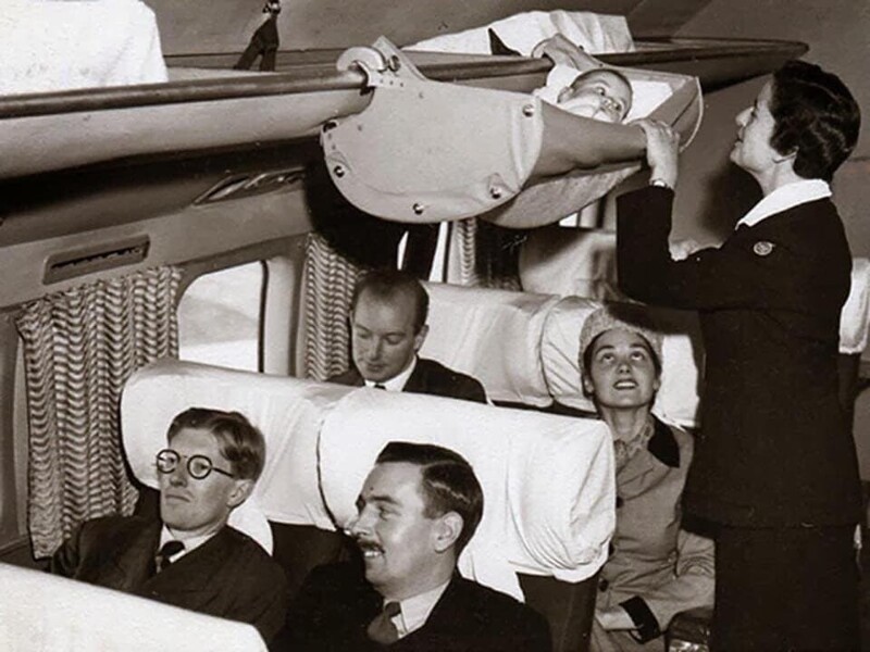 6. Транспортировка маленьких детей на самолётах в 1960-х годах