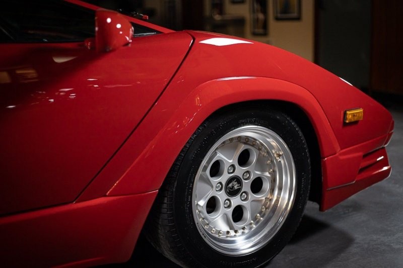 Редкий юбилейный Lamborghini Countach с минимальным пробегом, который может стать вашим
