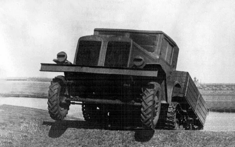 Двухмоторный мутант из СССР: артиллерийский тягач ЗИС