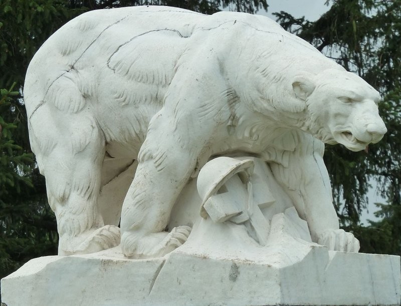 Мемориал "Белый Медведь" Мичиган