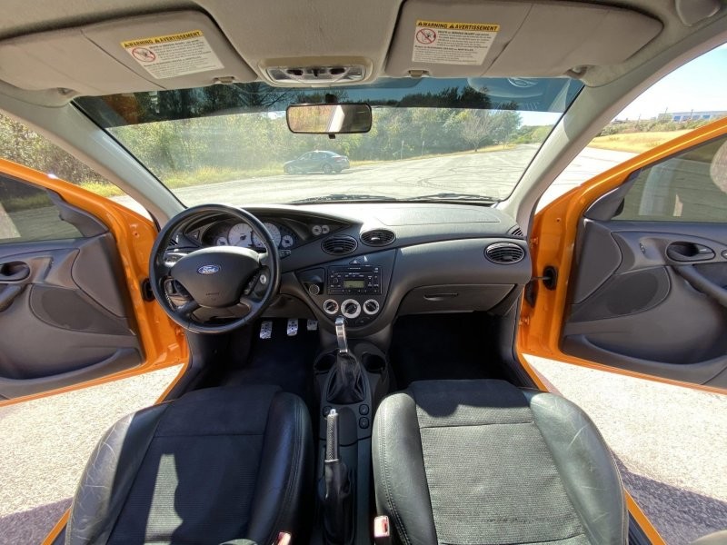 Замаскированный «Мустанг»: Ford Focus 2003 года с задним приводом и 5,0-литровым V8