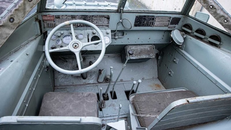 Шестиколесный грузовик-амфибия GMC 1943 года выставлен на продажу