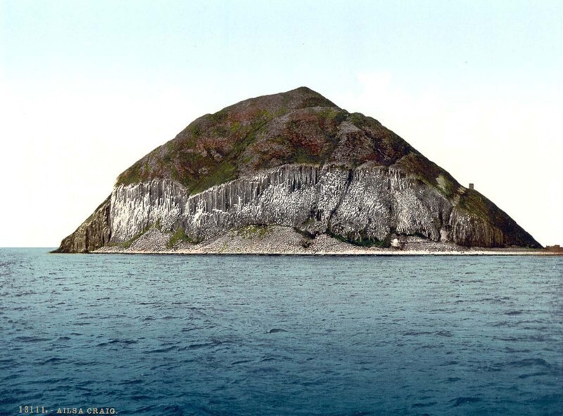 Остров Айлса Крейг, где добывают редкий гранит, из которого делают почти все камни для керлинга в мире