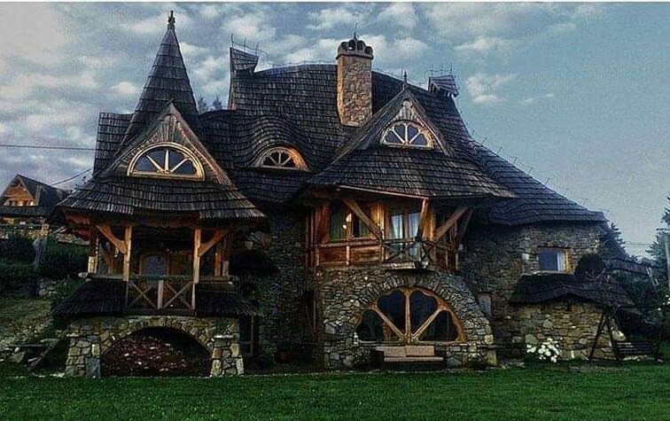 "Дом ведьмы", Польша