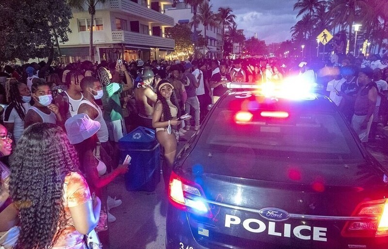 Для усмирения разгулявшихся туристов в Майами-Бич прислали спецназ
