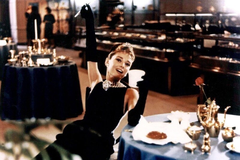 8. Одри Хепберн было 32 года, когда она сыграла 18-летнюю Холли Голайтли в "Завтраке у Тиффани"