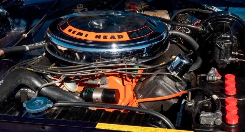 Dodge Charger Hemi R/T 1968 года — прекрасный образец старых американских масл-каров