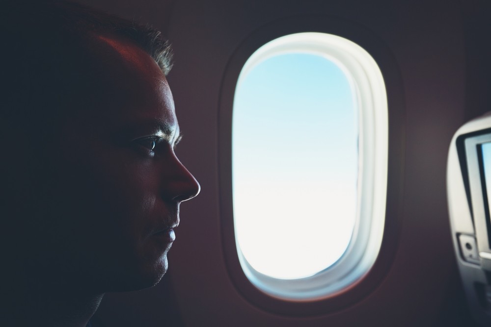 Трудная высота: почему при взлете у многих пассажиров самолета закладывает уши?