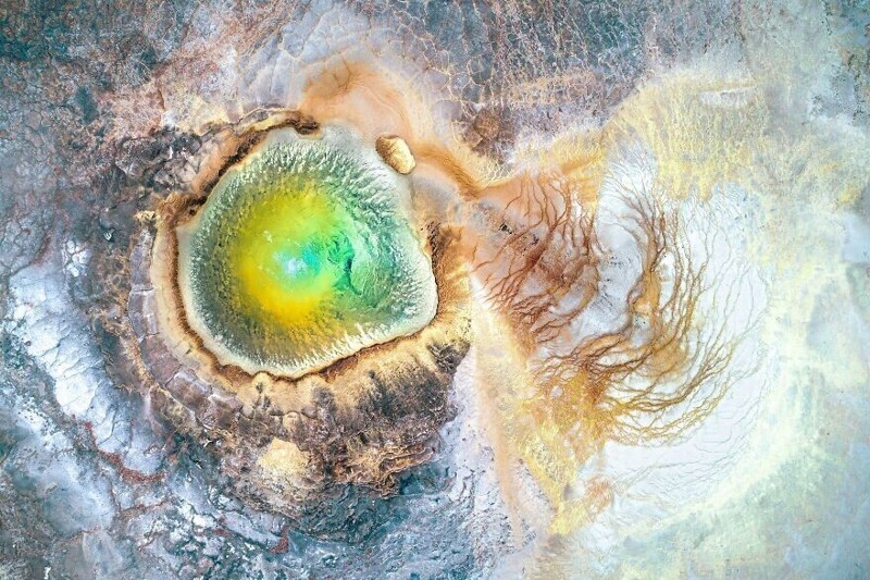 Горячий источник "Глаз Дракона" в Исландии, фотограф James Rushforth