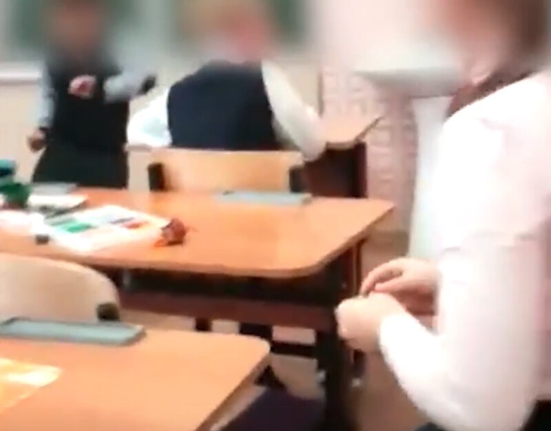 В Подмосковье ученики начальной школы запинали одноклассника ради ролика в соцсетях