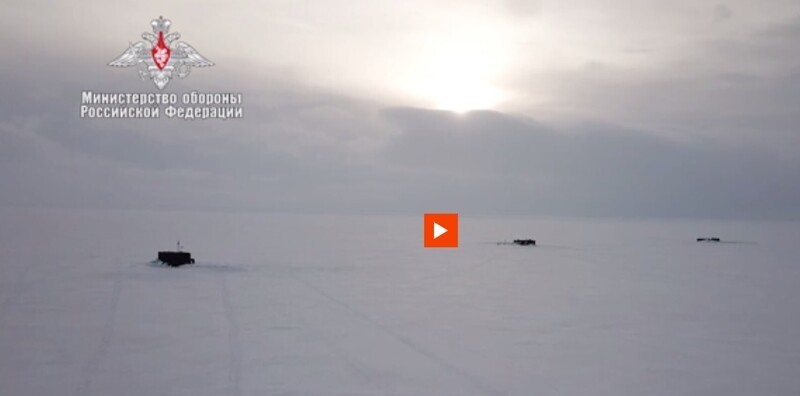 Впервые сразу 3 ракетоносца одновременно всплыли из-подо льда Арктики
