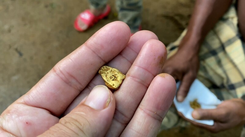 Как мы добываем Золотые самородки в диких джунглях Доминиканы! Золото прямо под ногами 2-ая часть
