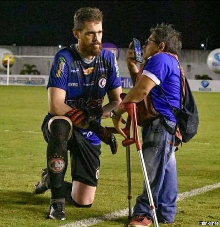 встать со стула. болит сзади колена пульсирует. колено пателлофеморальный болевой синдром. боль в колене. почему встали на колено.