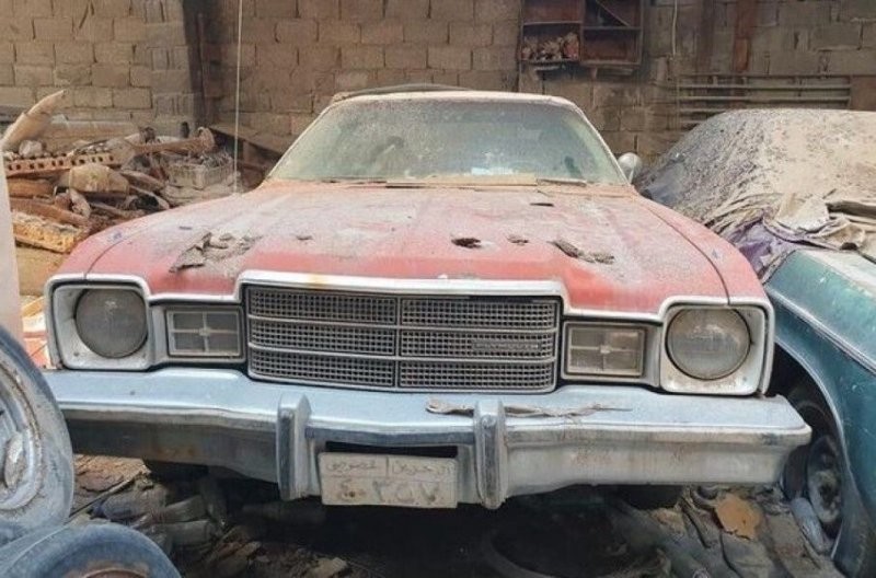 Дедушкины сокровища: в Бахрейне нашли заброшенную коллекцию классических авто