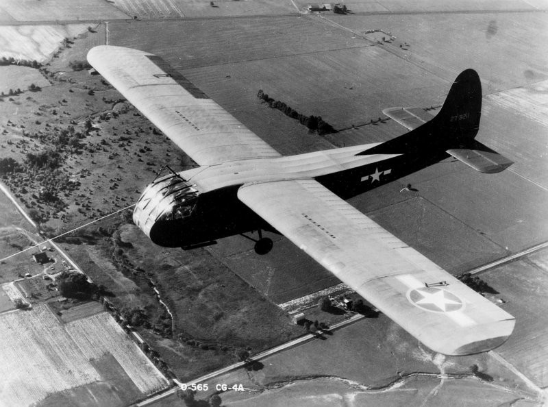 Waco CG-4A (США, 1942) – самый массовый военно-десантный планер в мире, построено почти 14 000 машин в различных модификациях.