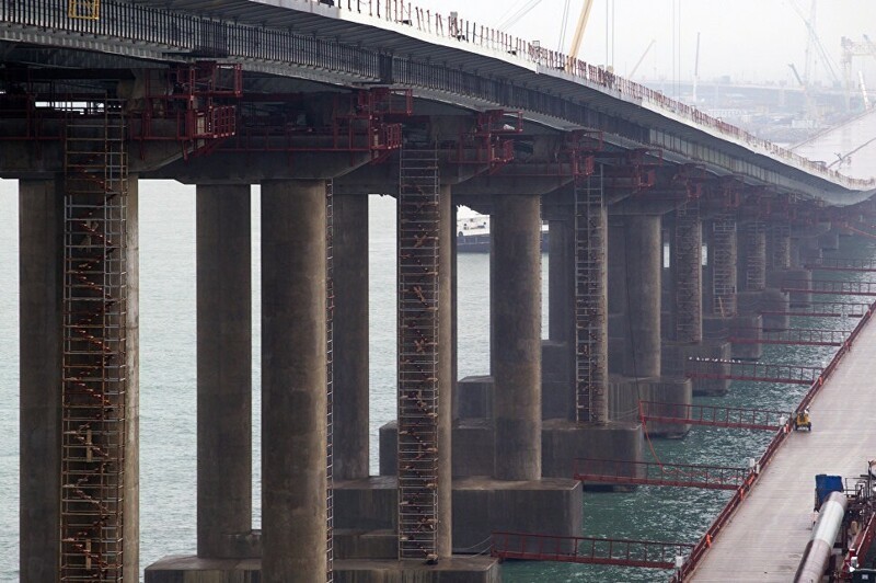 Три "Боинга" болтов и сваи в 35 "этажей": интересные факты о Крымском мосте